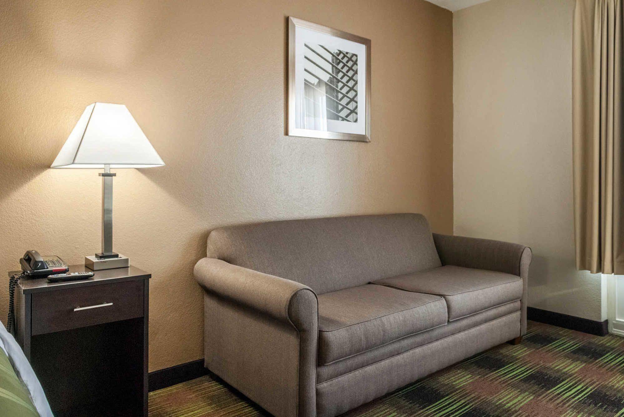 La Quinta New Orleans Hotel Exterior photo